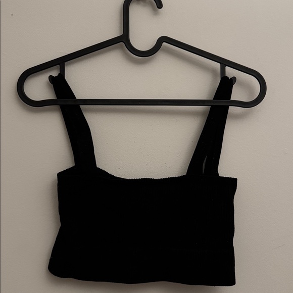 Black Cropped Tank - perfect basic - Picture 2 of 2